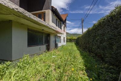 Casă individuală cu 8 camere cu Teren 622 Mp în Moieciu de Jos - 11