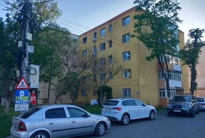 Inchiriez apartament trei camere micro 14 - 5