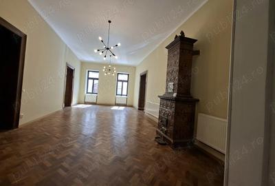 Spațiu comercial, de 85 mp, în Central - 4