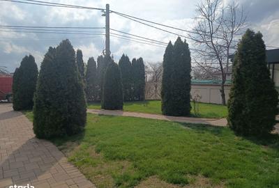 Casă cu 7 camere cu Teren 460 Mp în Central