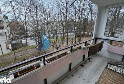 Apartament cu 4 camere decomandat în Cornișa - 1