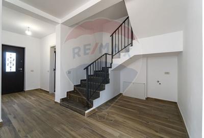 Casă cu 4 camere cu Teren 252 Mp în Tărlungeni - 4