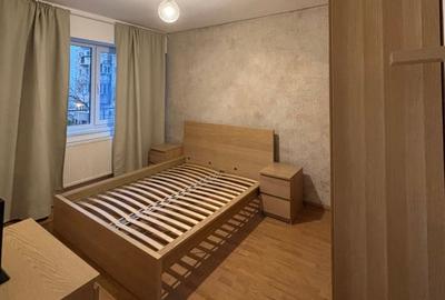 Apartament cu 2 camere semidecomandat, mobilat în 13 Septembrie - 4