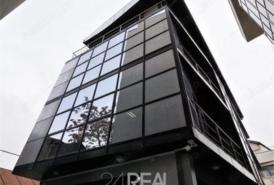 Spațiu comercial, în P-ța Victoriei - 7