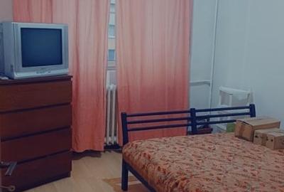 Apartament cu 2 camere semidecomandat, mobilat în Crângași