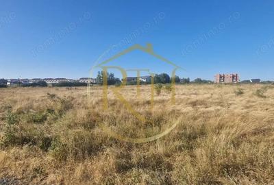 Teren de 7530 mp, în Plopi