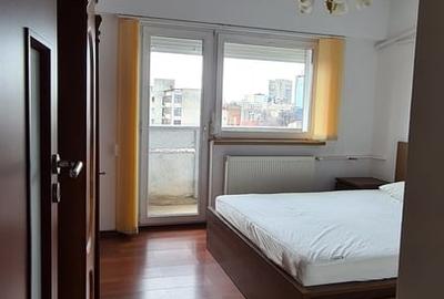 Apartament cu 3 camere decomandat, mobilat în Sud - 16