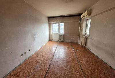 Apartament cu 3 camere decomandat în Giulești