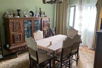 Apartament cu 3 camere decomandat în Bucovina