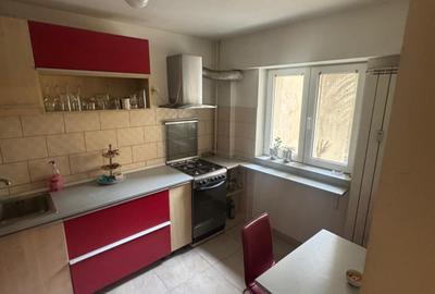 Apartament cu 3 camere decomandat în Sebastian