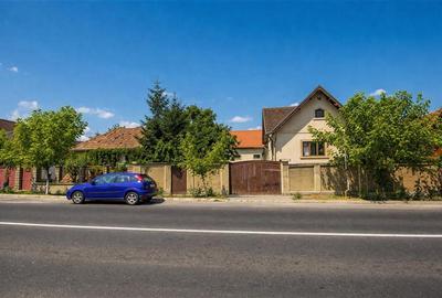 Casă cu 8 camere cu Teren 500 Mp în Exterior Est