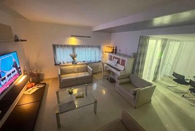 Triplex - Zona Torontalului - 3 Dormitoare - 2 Dressing-uri - Garaj - Curte spat - 2
