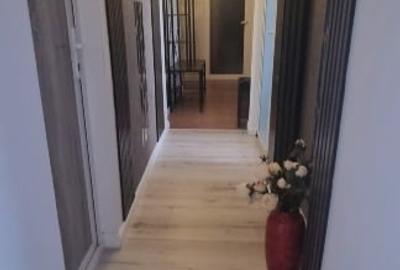Apartament cu 3 camere decomandat, mobilat în Micro 4 - 3