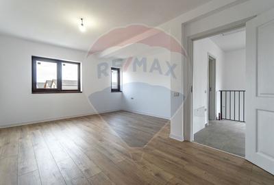 Casă cu 4 camere cu Teren 397 Mp în Tărlungeni - 13