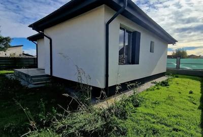 Propietar vand casa 3 camere pod decent pentru depozitare plus beci. acces la bulevard 70m - 5