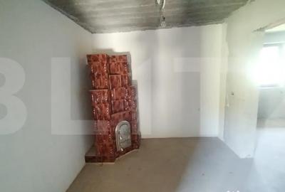 Casă cu 3 camere cu Teren 3500 Mp în Central - 2