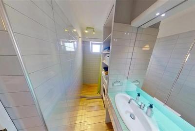 Apartament cu 2 camere,recompartimentat in 3 camere,54 mp,Grivitei. - 9