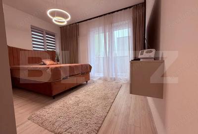 Apartament cu 3 camere semidecomandat în Tractorul - 4