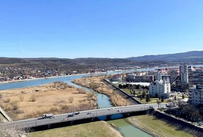 Apartament cu 3 camere decomandat în Ostroveni - 2