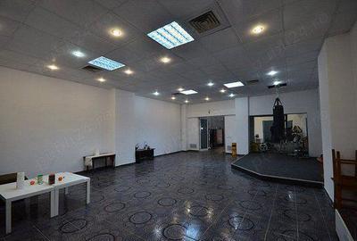 Casă cu 6 camere în Andronache - 2