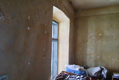 Vand casa la ?oseaua principala (DN 561) - 5