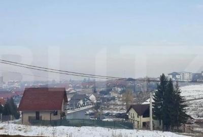 Teren de 7300 mp, în Central