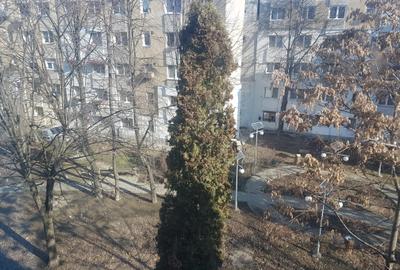 Apartament doua camere, nedecomandat, etaj trei, CT, termopan, balcon, geam baie - 12
