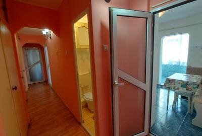 Apartament cu 3 camere decomandat în - 4