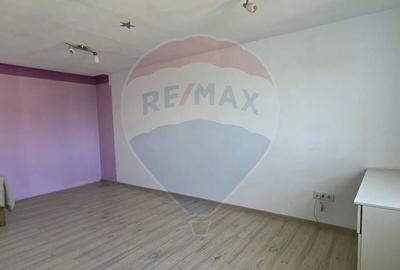 Casă cu 5 camere cu Teren 1192 Mp în Crevedia - 9