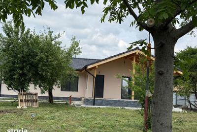 Casă cu 4 camere cu Teren 1017 Mp în Central
