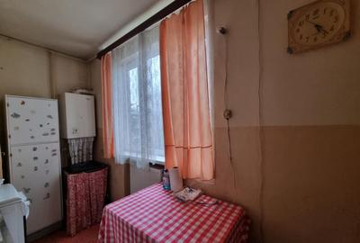 Ultracentral- Ateneu- Razboieni- 2 camere decomandate, etaj - 4