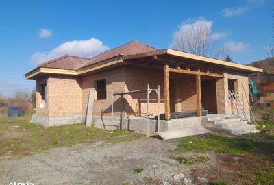 Casă cu 4 camere decomandat în Gruișor - 7