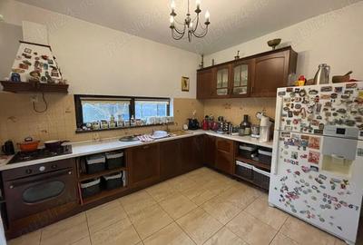 Casă cu 5 camere în Lazu - 4