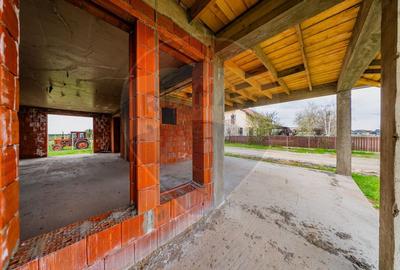 Casa / Vila la rosu Zimand-cuz - 2