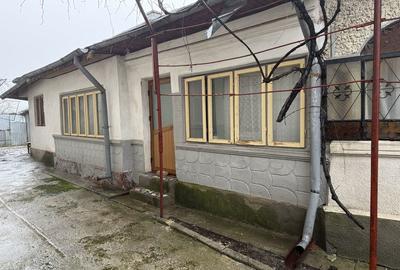 Casă cu 4 camere în Comișani - 2