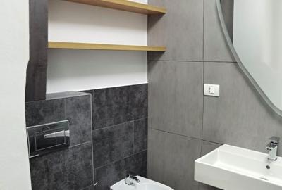 Apartament cu 3 camere decomandat în Exterior Vest
