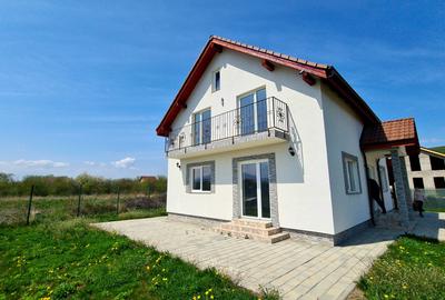 Casă cu 4 camere cu Canalizare în Sânpetru - 3