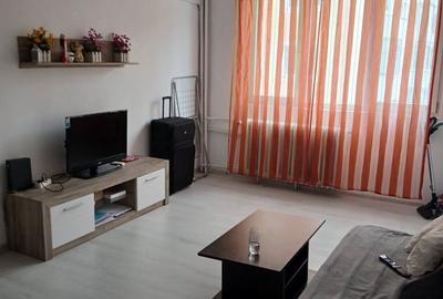 Apartament cu 3 camere decomandat în Girocului - 9