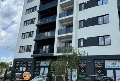 Spațiu comercial, de 80 mp, în Titan - 3