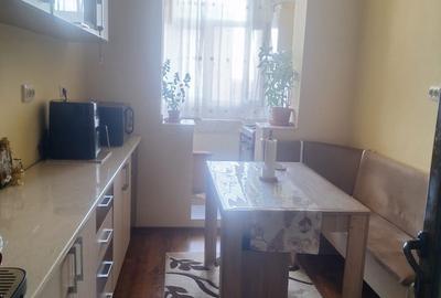 Apartament cu 3 camere decomandat în Central - 2
