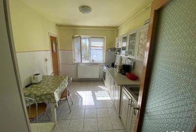 Apartament cu 4 camere decomandat în Miorița - 10