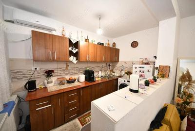 De vanzare casa cu 3 apartamente + anexa 75 mp, Comision 0% - 17