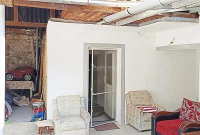 MOLDOVA NOUA, zona centrala, Casa 4 camere, 2 bai si garaj - 9