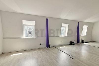 Birou, de 123 mp, în P-ța Universității - 4