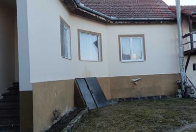 Casă cu 4 camere în Mândra - 3