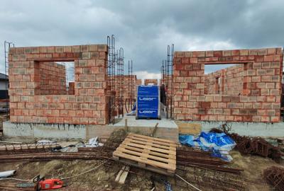 Casă cu 3 camere în Șerbănești - 1