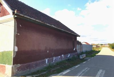 Casa cu teren mare in Cefa cu triplu front stradal - 2