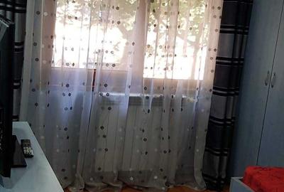 Apartament cu 3 camere decomandat în Exterior Vest - 1