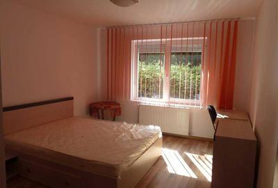 Apartament cu 3 camere decomandat în Cornișa - 8
