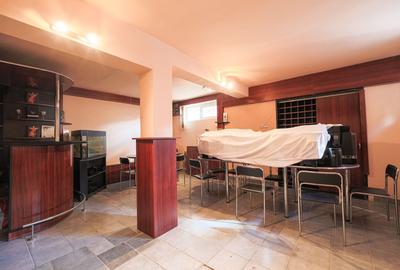 Vilă cu 6 camere în zona rezidențială - Poltura - 11